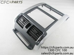 P1535010004A0 Central air vent & panel assembly