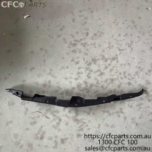 C00028358 LDV G10  Fender Insulator