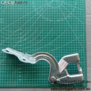 C00076592 LDV V90  Bonnet Hinge Left