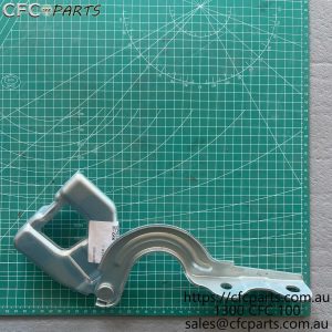 C00076593 LDV V90  Bonnet Hinge Right