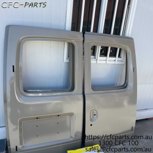 C00147479-4100 LDV V80  Tailgate Low Roof - Left