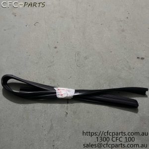 C00472292 LDV V80  Front Door Glass Run Channel